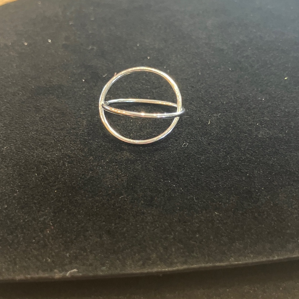 Elegant Silver Ring